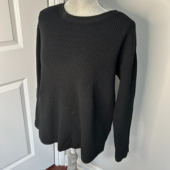 Women's Banana Republic Black Crewneck Sweater Size M NWOT - Picture 1 of 2